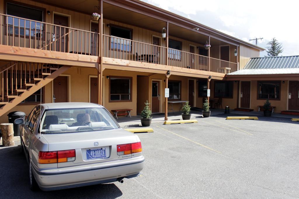 Country Motor Inn Livingston Exterior foto