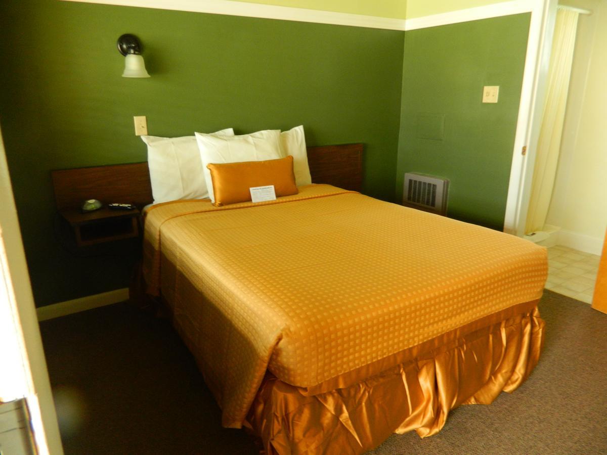 Country Motor Inn Livingston Exterior foto