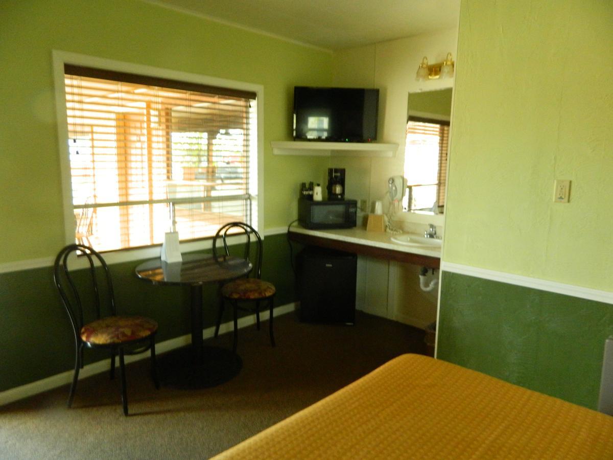 Country Motor Inn Livingston Exterior foto