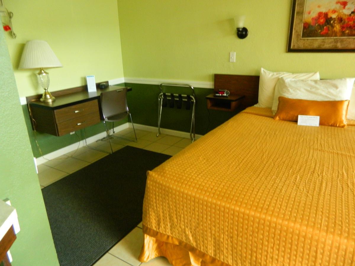 Country Motor Inn Livingston Exterior foto