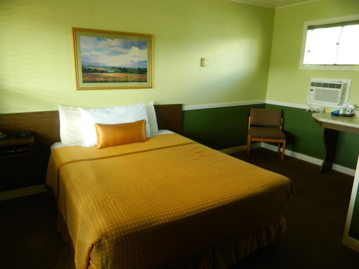 Country Motor Inn Livingston Exterior foto